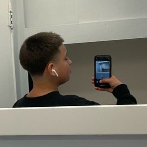 Meet your Posher, Elias